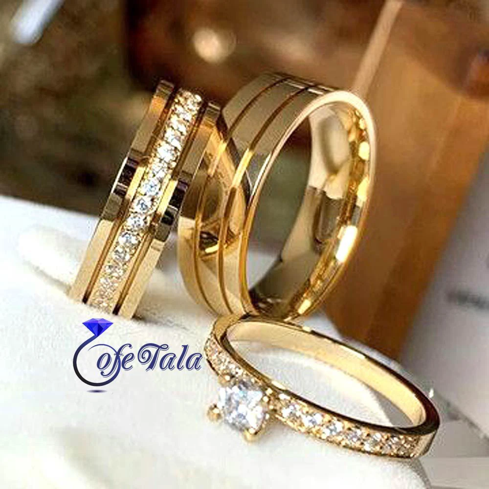 Yellow gold engagement ring with diamonds